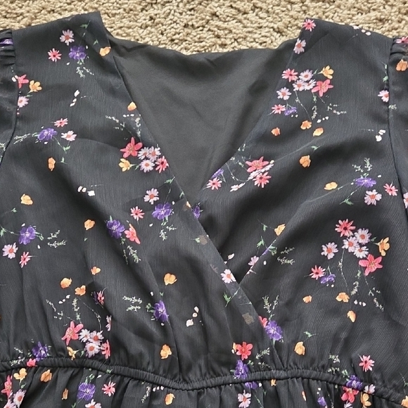 Floral Long Sleeve Dress NEVER WORN! - Picture 3 of 4